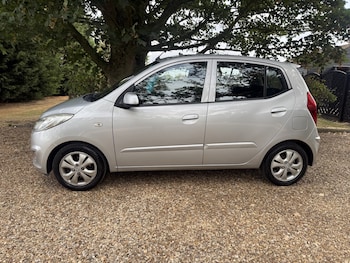 Used Hyundai i10 2012 for sale - 79564021: Photo