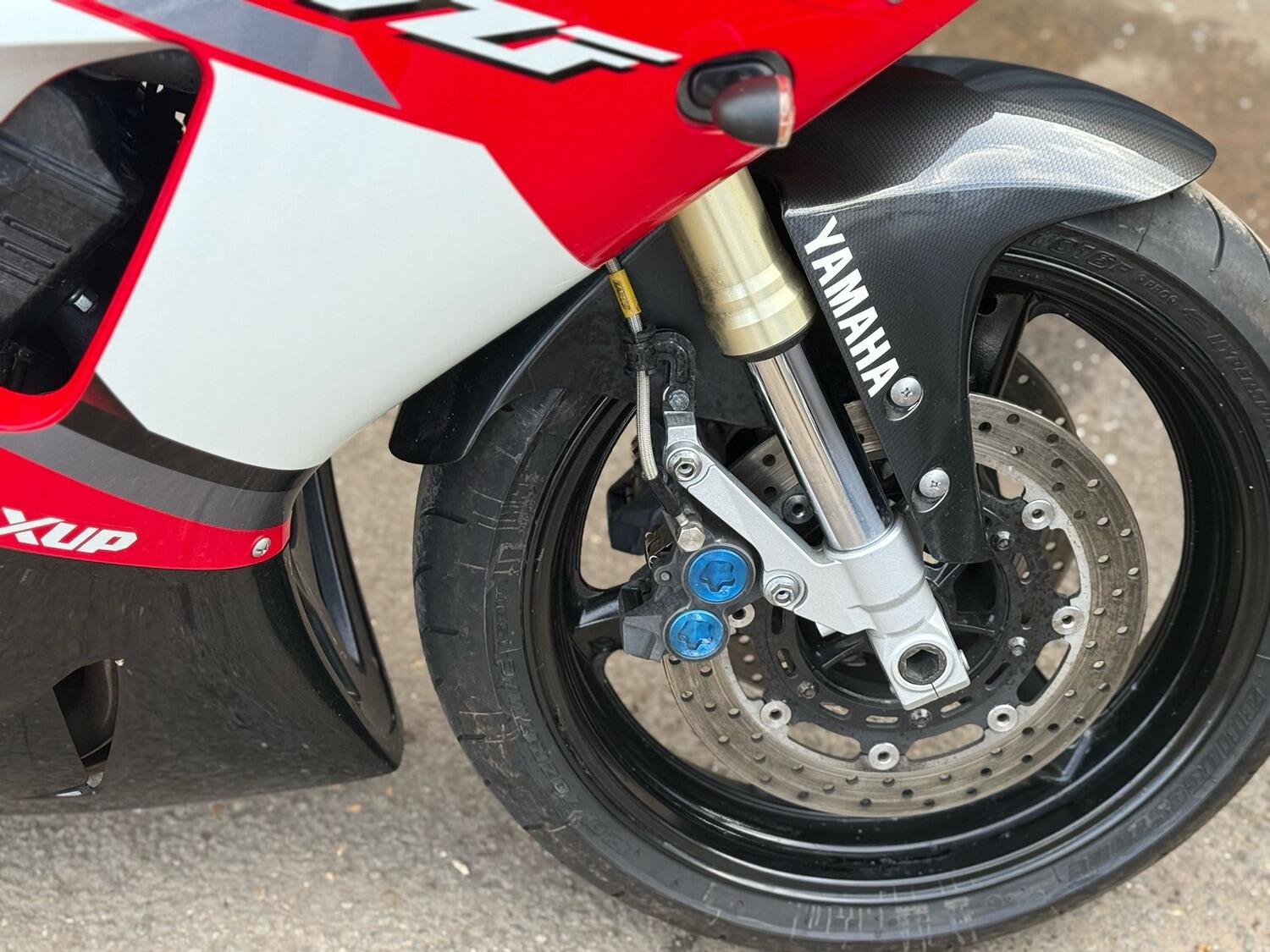 Yamaha YZF-R1