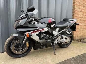 Used Honda CBR900RR Fireblade 2000 for sale - bike-76794396: Photo