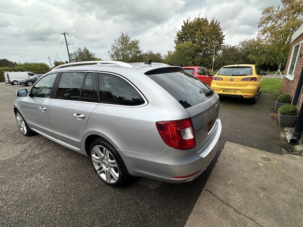 Used Skoda Superb 2013 for sale - 76134065: Photo 3