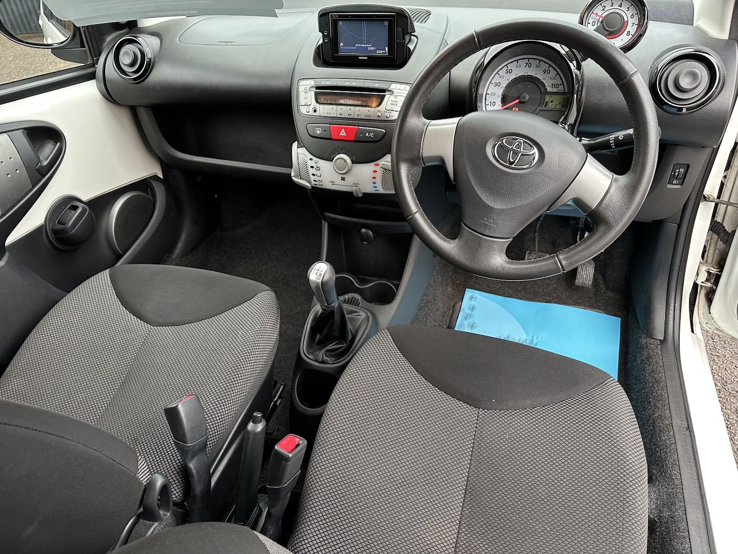 Used Toyota AYGO 2014 for sale - 76687109: Photo 11