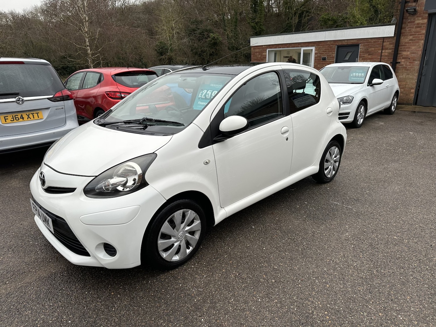 Used Toyota AYGO 2014 for sale - 76687109: Photo 2