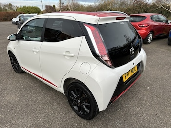 Used Toyota AYGO 2017 for sale - 76643399: Photo