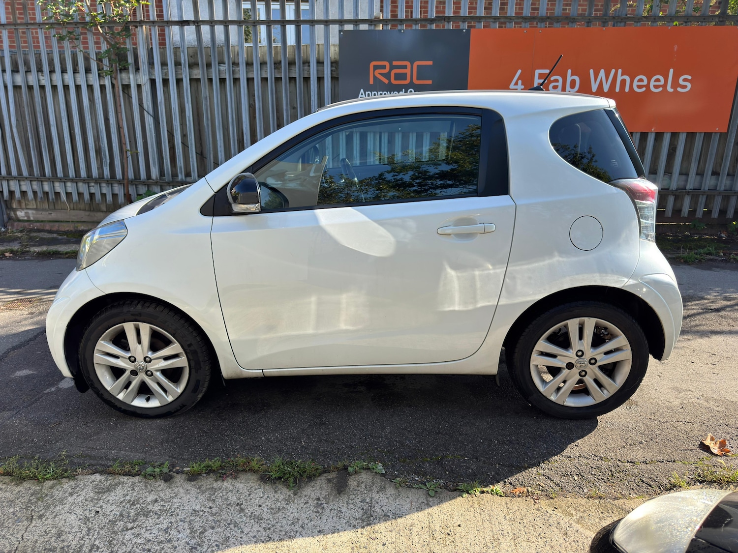 Used Toyota IQ 2010 for sale - 73582529: Photo 8