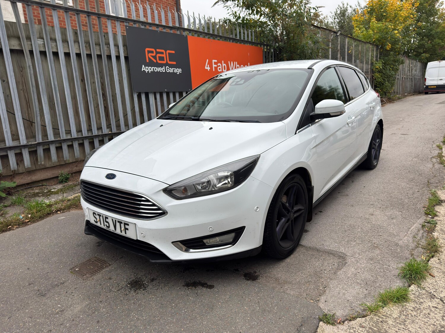 Used Ford Focus 2015 for sale - 76224960: Photo 3