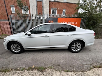 Used Volkswagen Passat 2015 for sale - 76577451: Photo