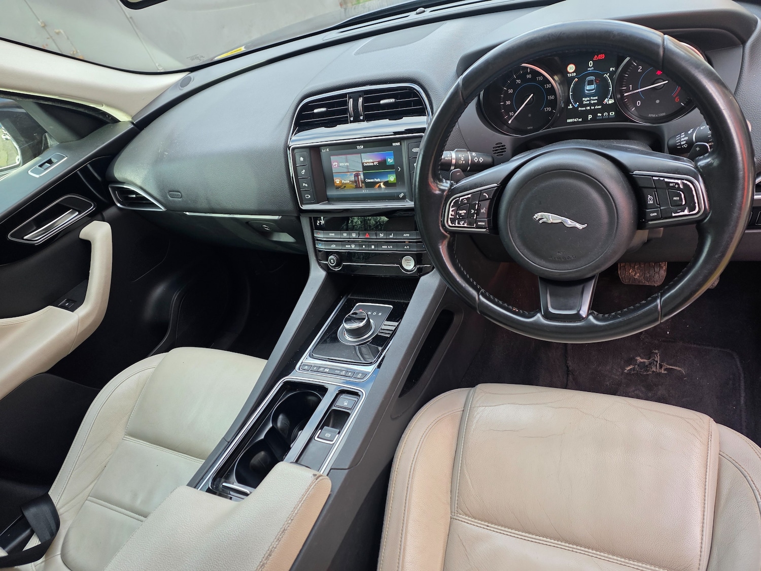 Used Jaguar F-Pace 2017 for sale - 77312993: Photo 11