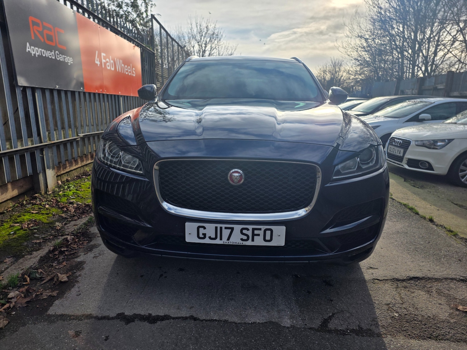Used Jaguar F-Pace 2017 for sale - 77312993: Photo 2