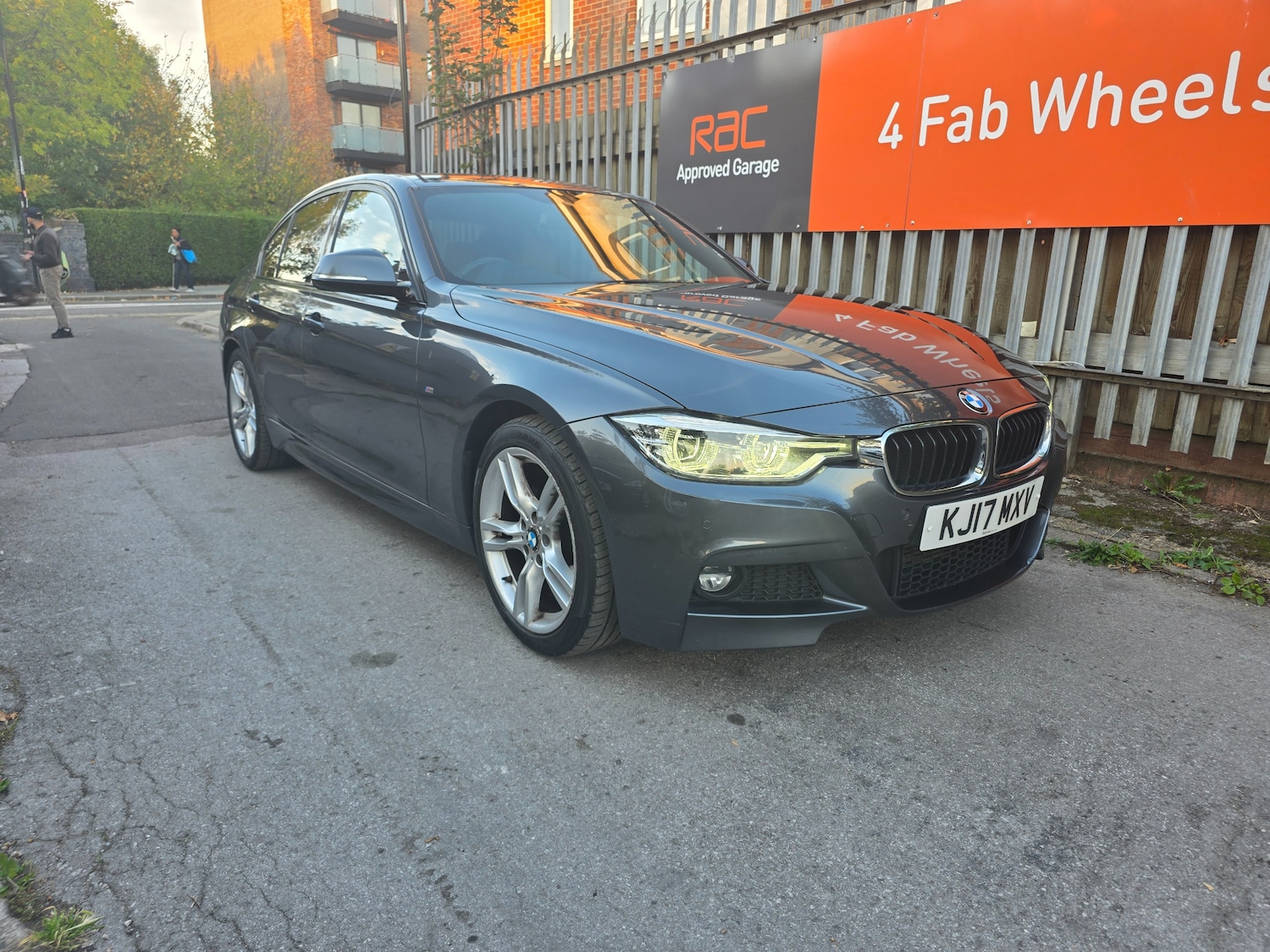 Used BMW 3 Series 2017 for sale - 76281106: Photo 1