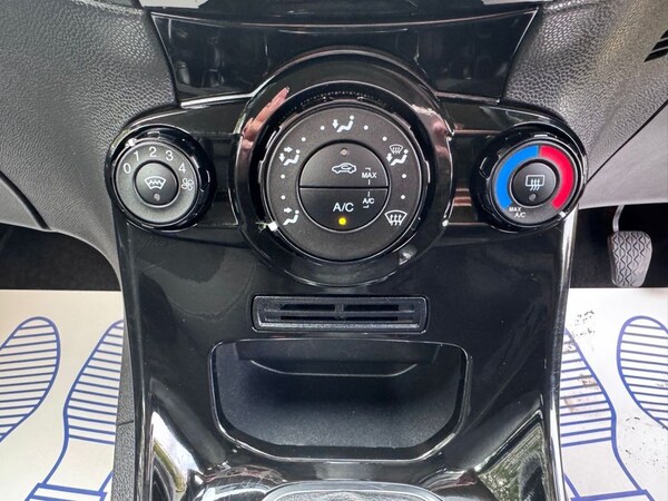 Used Ford Fiesta 2013 for sale - 76235968: Photo 15