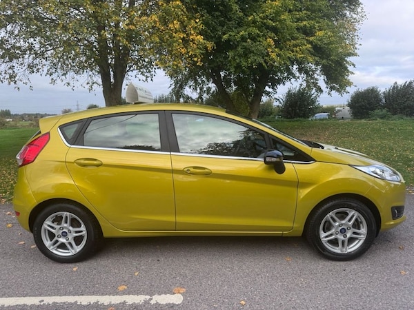 Used Ford Fiesta 2013 for sale - 76235968: Photo 2