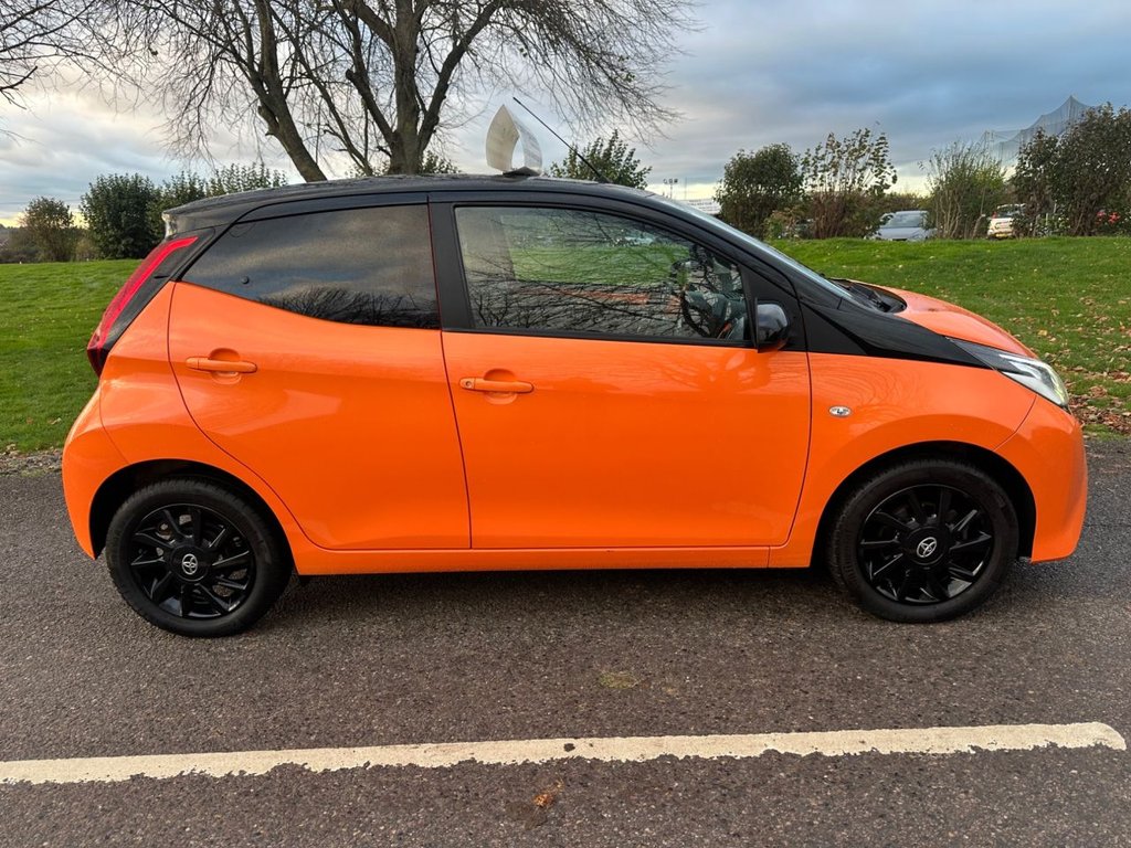 Used Toyota AYGO 2019 for sale - 76617869: Photo 2