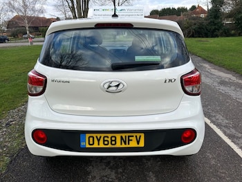 Used Hyundai i10 2018 for sale - 77342038: Photo