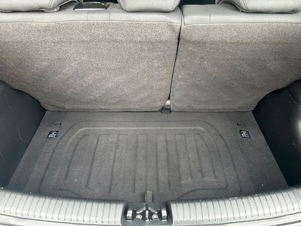 Used Hyundai i10 2014 for sale - 76235605: Photo 13