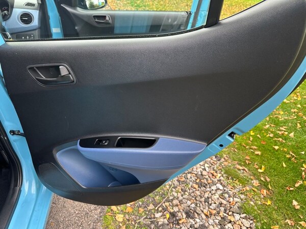 Used Hyundai i10 2014 for sale - 76235605: Photo 15