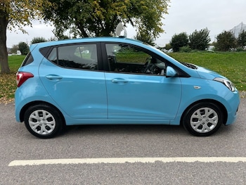 Used Hyundai i10 2014 for sale - 76235605: Photo 2
