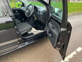 Used Volkswagen up! 2017 for sale - 77464126: Photo