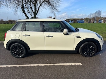 Used MINI Hatch 2019 for sale - 77356307: Photo