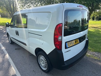 Used Vauxhall Combo 2017 for sale - 79072215: Photo