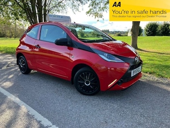 2015 (15) - 1.0 VVT-i x Hatchback 3dr Petrol Manual Euro 5 Euro 5 (68 ps)
