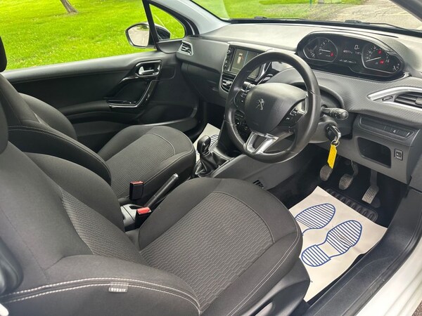 Used Peugeot 208 2017 for sale - 75998863: Photo 14