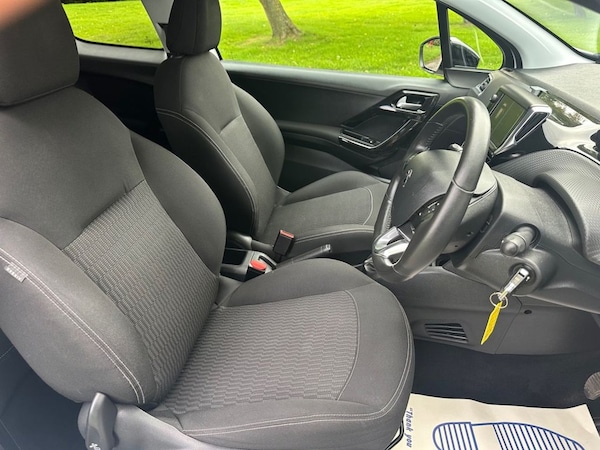 Used Peugeot 208 2017 for sale - 75998863: Photo 17
