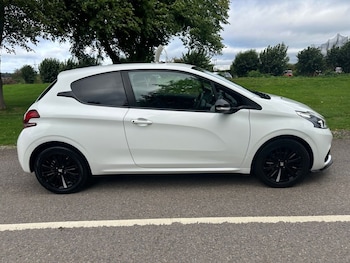 Used Peugeot 208 2017 for sale - 75998863: Photo 4