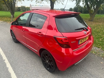 Used Toyota Yaris 2015 for sale - 76235673: Photo