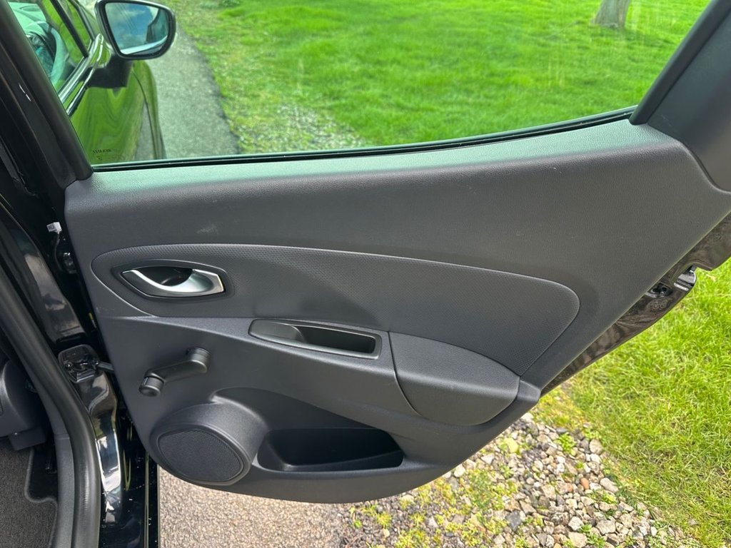 Used Renault Clio 2019 for sale - 77835985: Photo 15