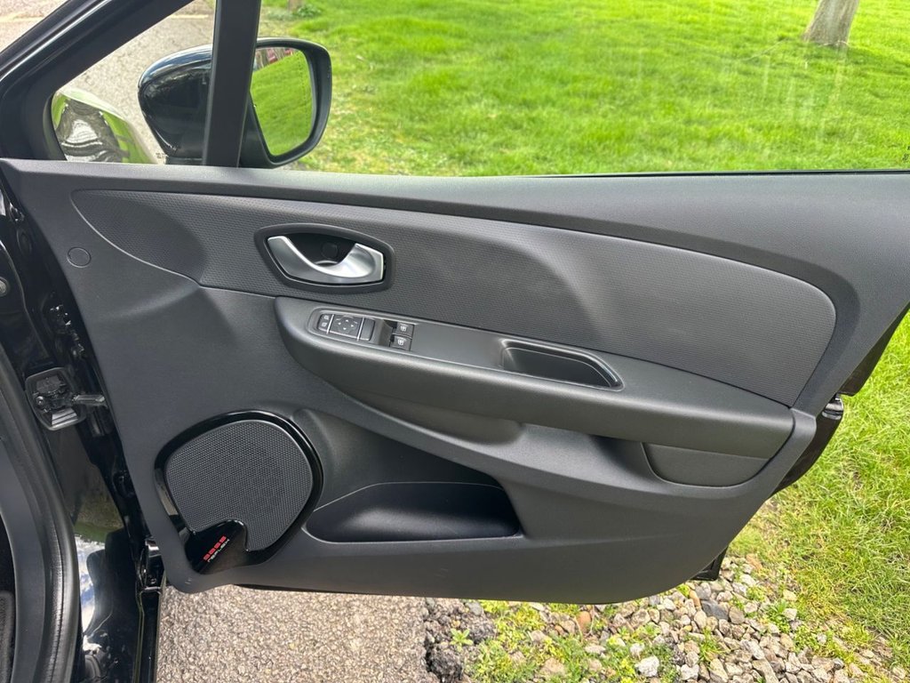 Used Renault Clio 2019 for sale - 77835985: Photo 19