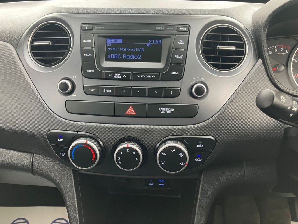 Used Hyundai i10 2018 for sale - 76536109: Photo 4