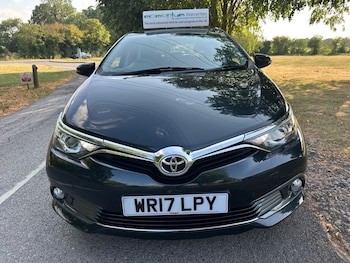 Used Toyota Auris 2017 for sale - 79238095: Photo