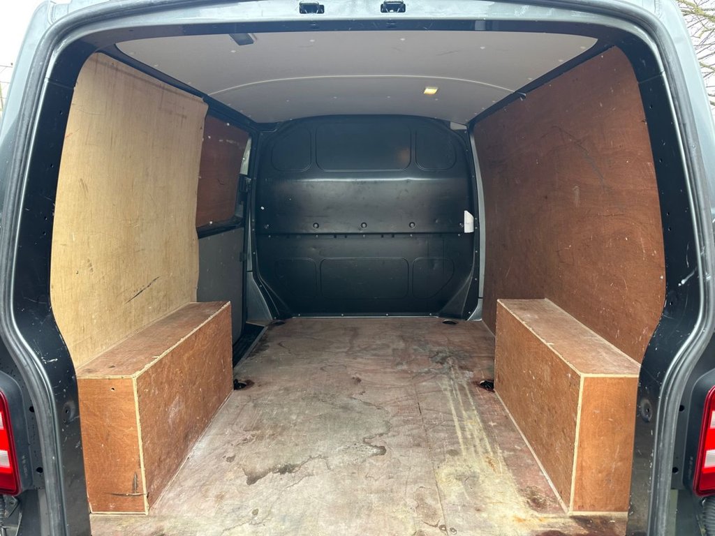 Used Volkswagen Transporter 2018 for sale - 77693103: Photo 12