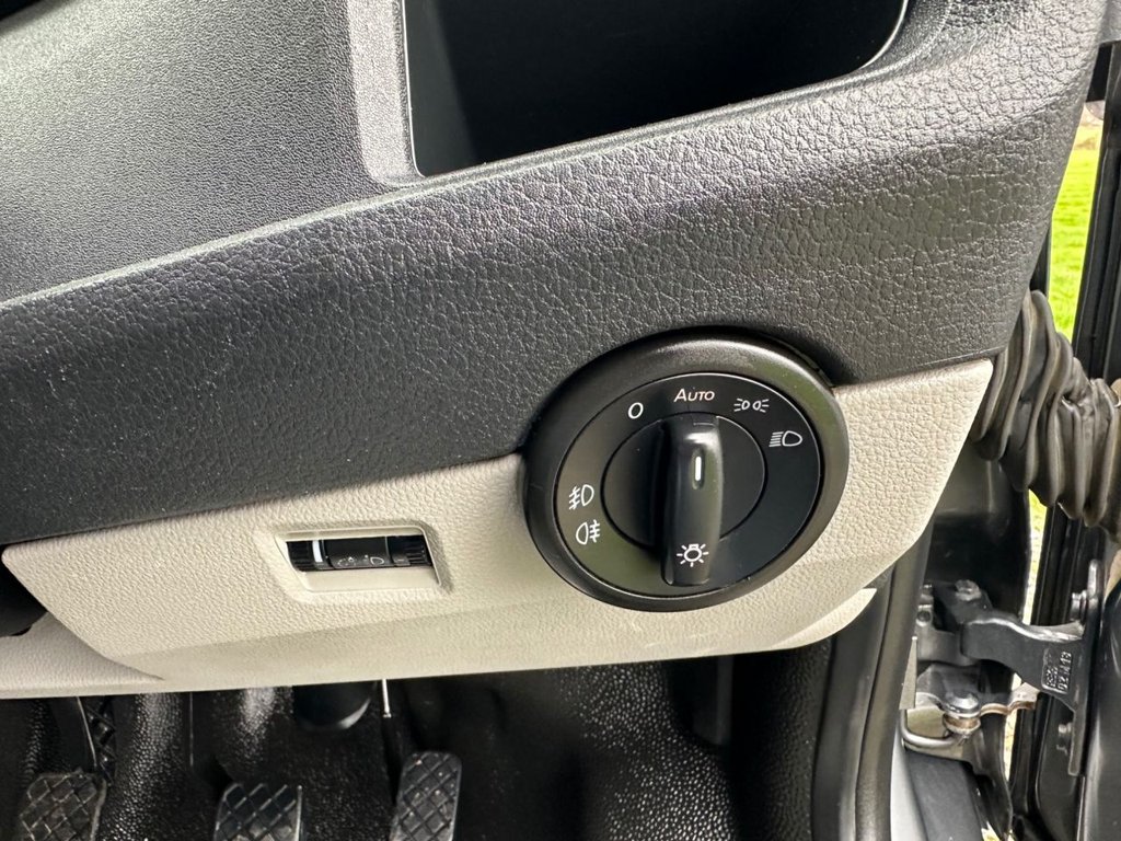 Used Volkswagen Transporter 2018 for sale - 77693103: Photo 17