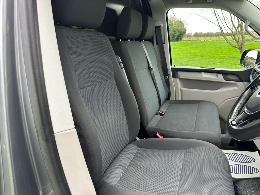 Used Volkswagen Transporter 2018 for sale - 77693103: Photo 18