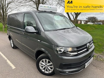 Used Volkswagen Transporter 2018 for sale - 77693103: Photo