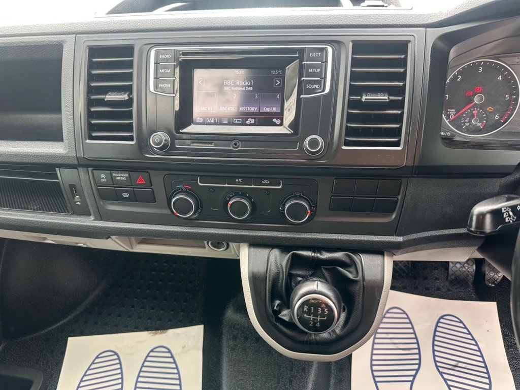 Used Volkswagen Transporter 2018 for sale - 77693103: Photo 23