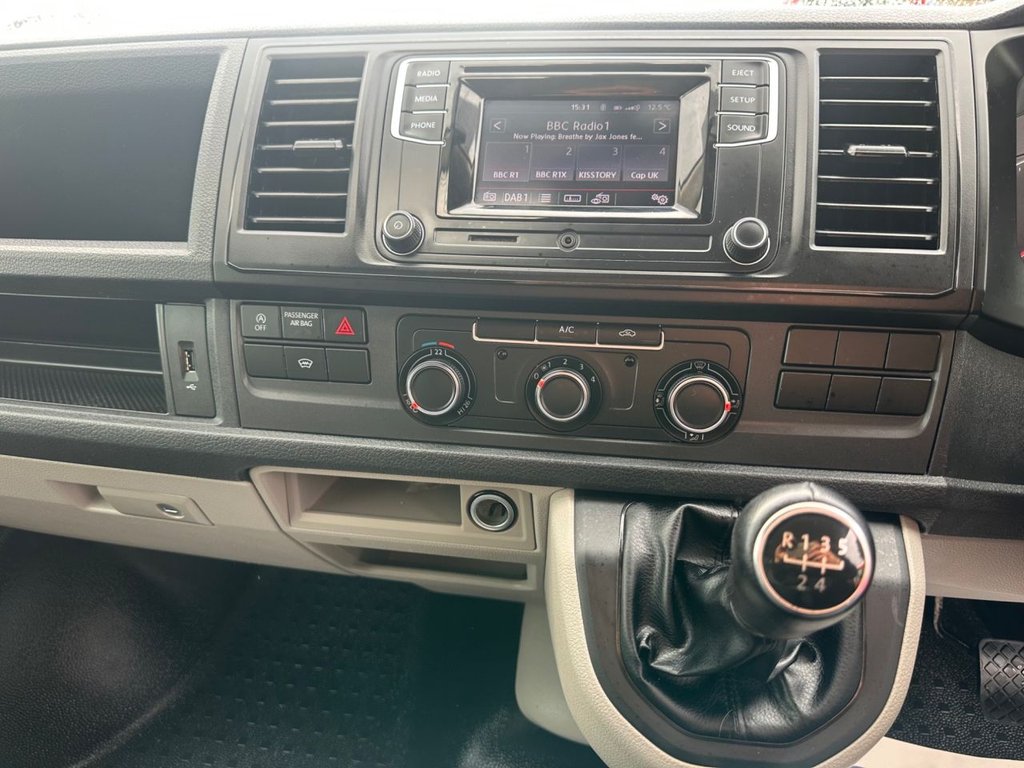 Used Volkswagen Transporter 2018 for sale - 77693103: Photo 24