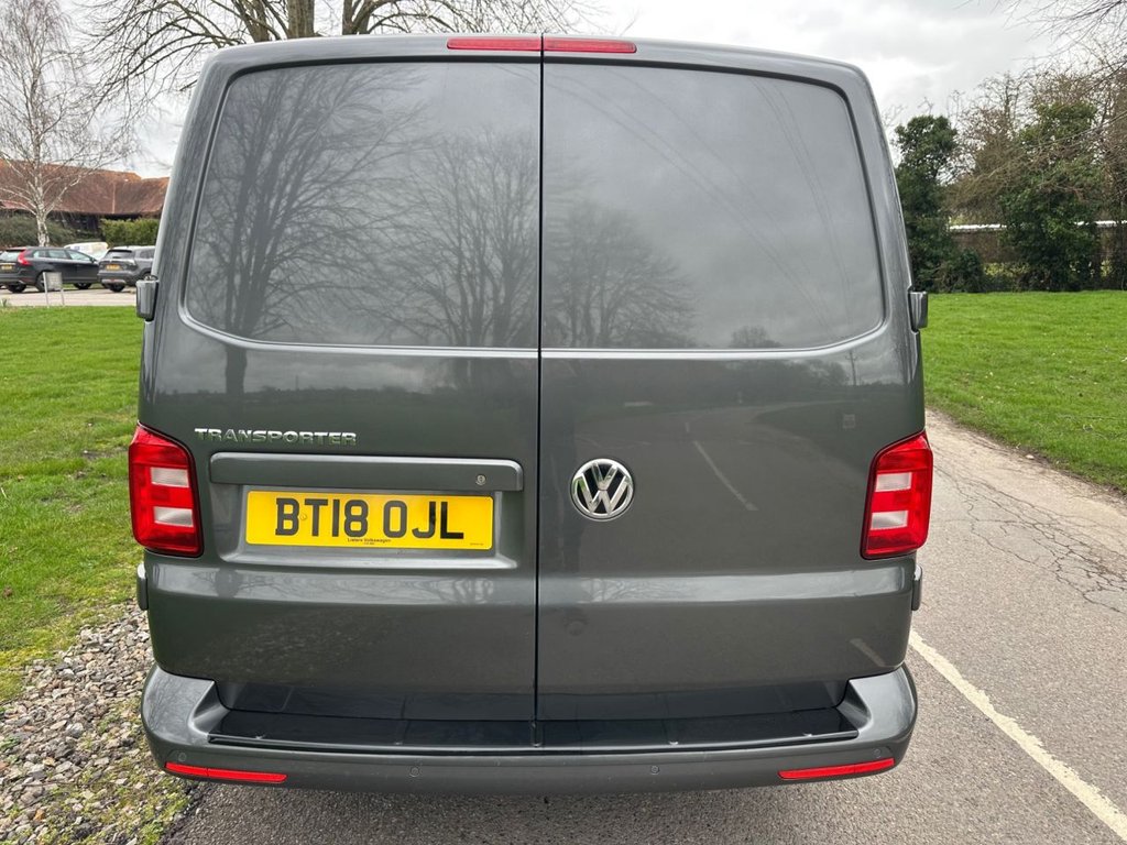 Used Volkswagen Transporter 2018 for sale - 77693103: Photo 4