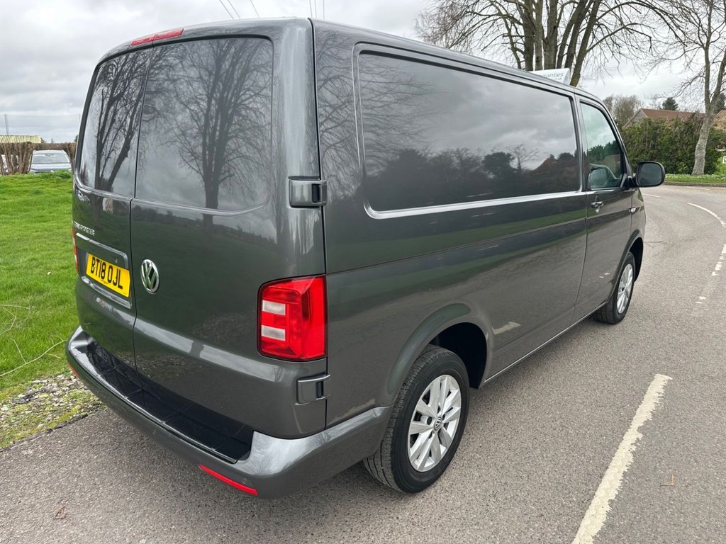 Used Volkswagen Transporter 2018 for sale - 77693103: Photo 5