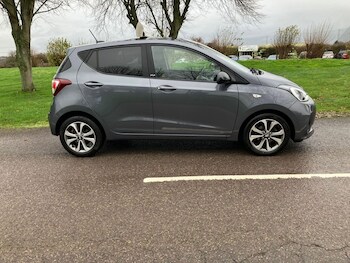 Used Hyundai i10 2019 for sale - 76883688: Photo