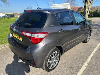 Used Toyota Yaris 2020 for sale - 77748669: Photo