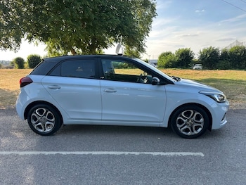 Used Hyundai i20 2019 for sale - 79414387: Photo