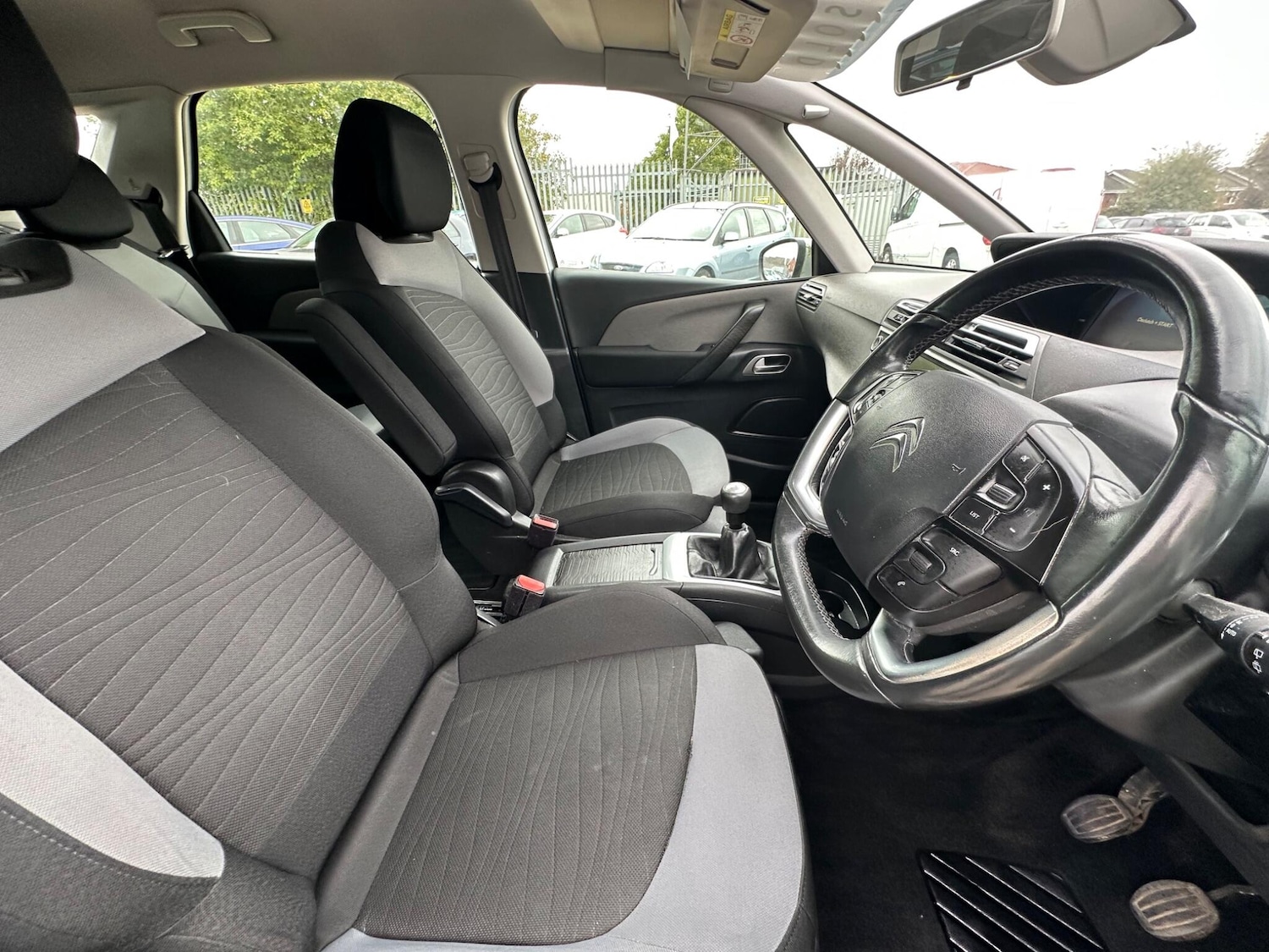 Used Citroen C4 Picasso 2014 for sale - 76122574: Photo 5