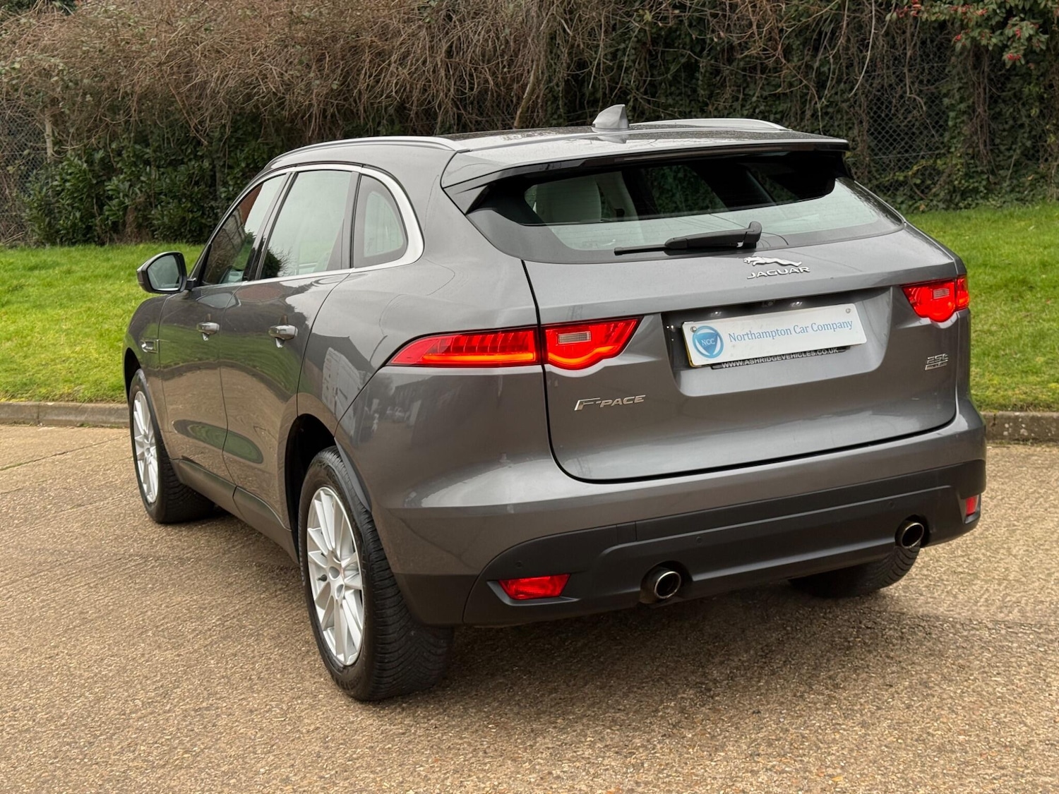 Used Jaguar F-Pace 2019 for sale - 77794455: Photo 2
