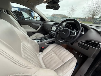 Used Jaguar F-Pace 2019 for sale - 77794455: Photo