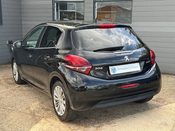Used Peugeot 208 2016 for sale - 75658510: Photo