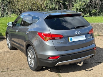 Used Hyundai Santa Fe 2015 for sale - 77957912: Photo
