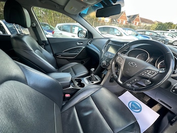 Used Hyundai Santa Fe 2015 for sale - 77957912: Photo