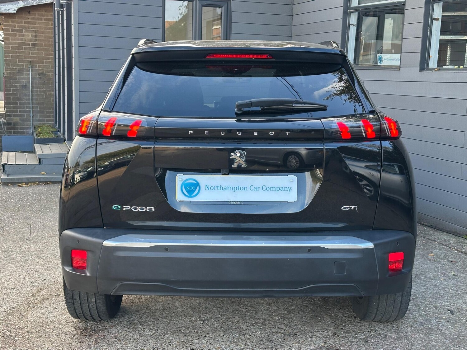 Used Peugeot E-2008 2020 for sale - 76337755: Photo 11